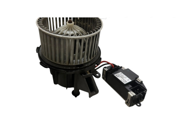 Вентилятор печки    8K1820021   Audi A5 8T 8F