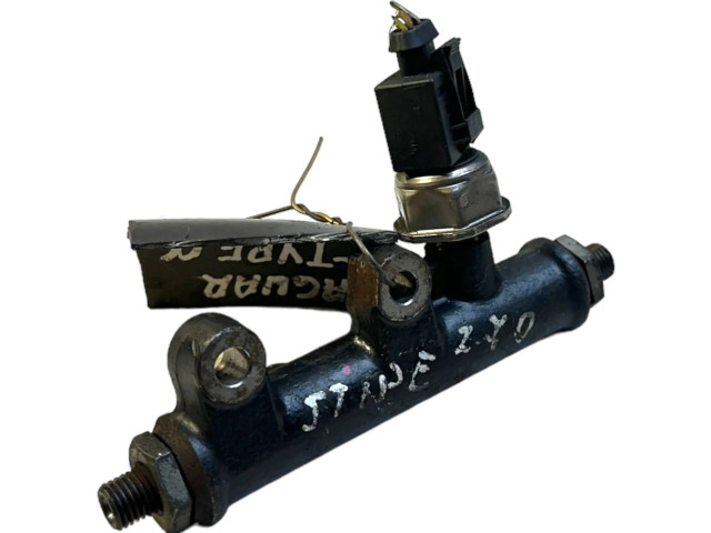 Топливная рампа 4R8Q9C066AC, 5WS40128 Jaguar S-Type 2.7