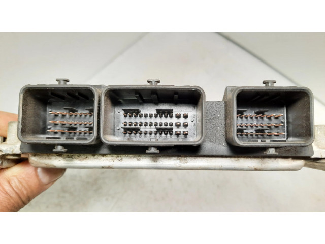 Блок управления двигателя 0261206633, 9637839580   Citroen Xsara Picasso