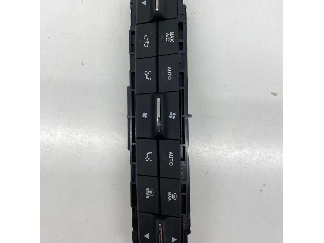 Блок управления климат-контролем 06701670850, 670167085   Maserati Levante