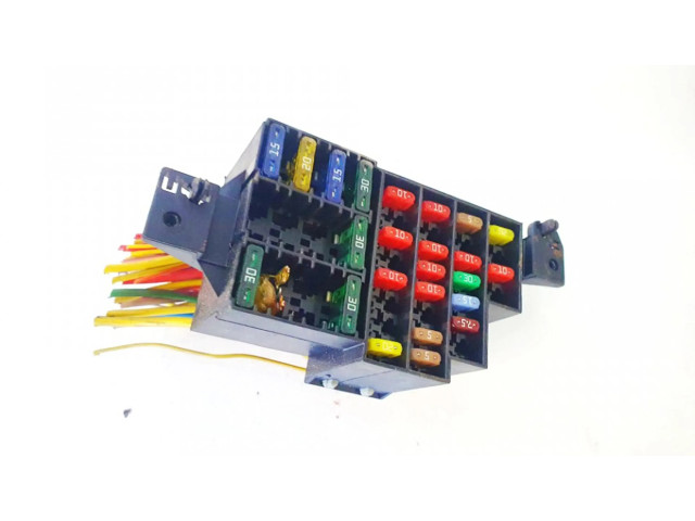 Блок предохранителей  7703297507   Dacia Logan I    