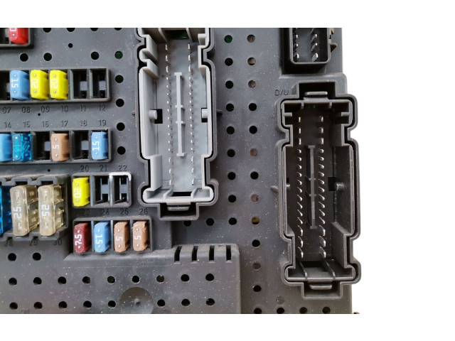 Блок предохранителей 8676391, 12217799   Volvo XC90    