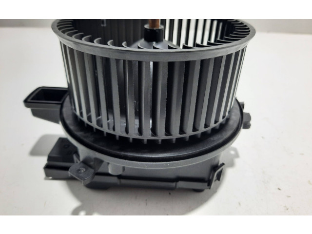 Вентилятор печки    4M1820021C   Audi Q5 SQ5