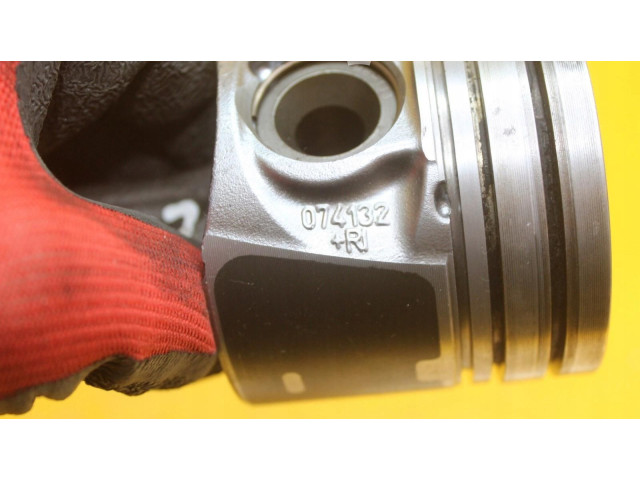 Поршень с шатуном 074132 Citroen C3
