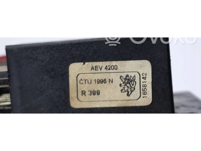 Блок комфорта 1C0962258DKOMFORTU Skoda Octavia Mk1 (1U)