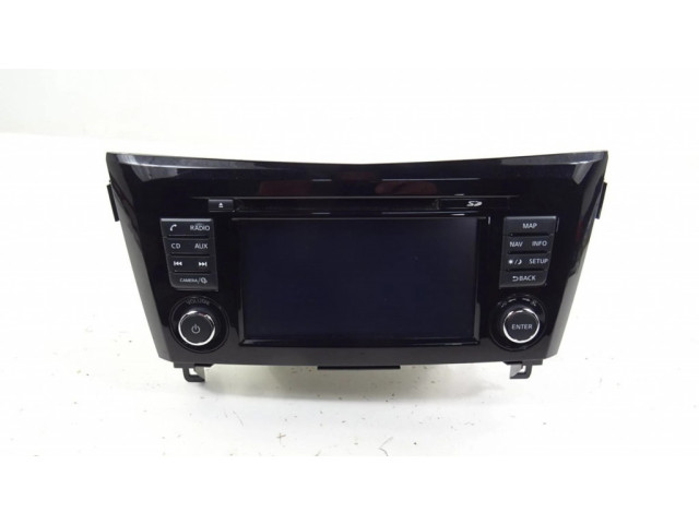 Радио/ проигрыватель CD/DVD / навигация