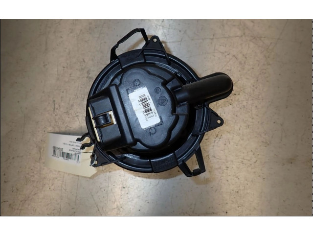 Вентилятор печки 272101005R Renault Captur