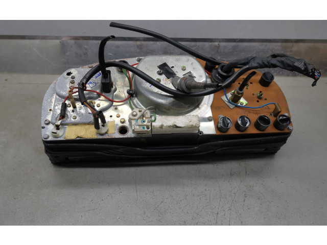 Přístrojová deska Mercedes-Benz S W116 1977 87001021