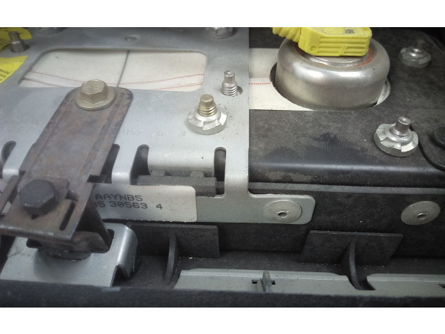 Подушка безопасности пассажира 94AGA042B84 Ford Escort