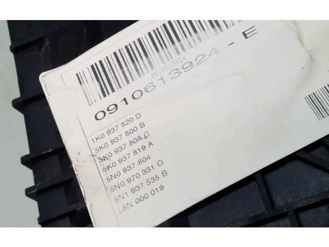   Pojistková skříňka 1K0937125C, 7M0951253A   Volkswagen Tiguan 2009