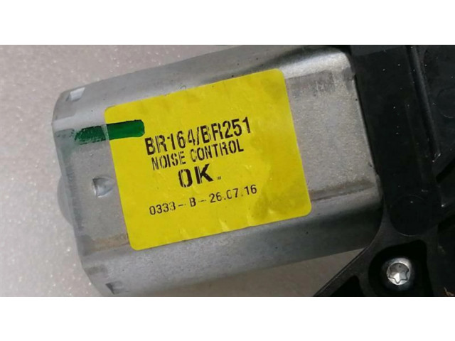 Моторчик заднего дворника A2518200042, A1648200844    Mercedes-Benz GLS X166