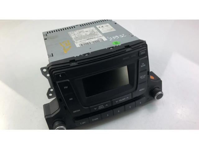 Радио/ проигрыватель CD/DVD / навигация