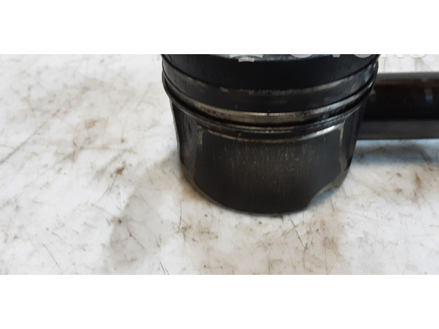 Píst 8383A, 98R1   Audi Q7 4M     