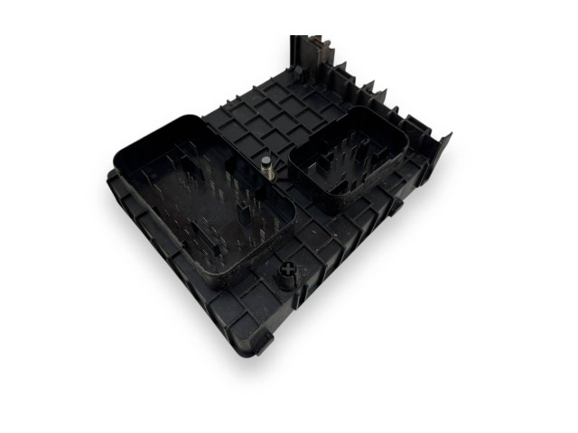 Блок предохранителей 1K0937124P   Audi A3 S3 8P    