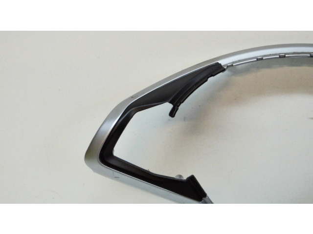 Отделка вокруг крышки топливного бака