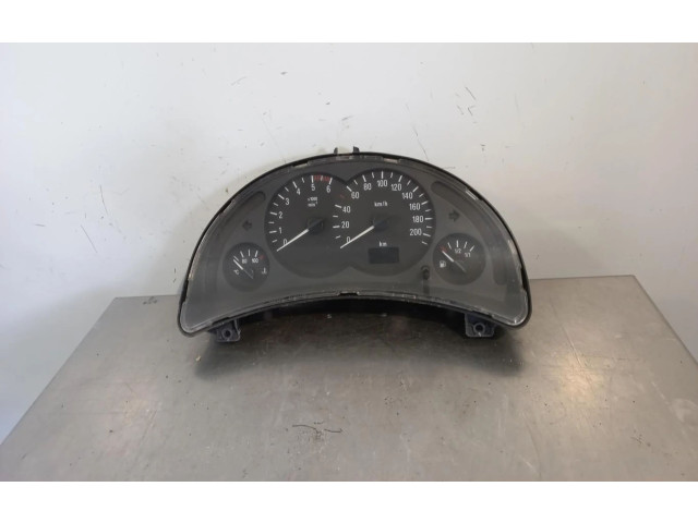 Панель приборов 88311302   Opel Combo C       