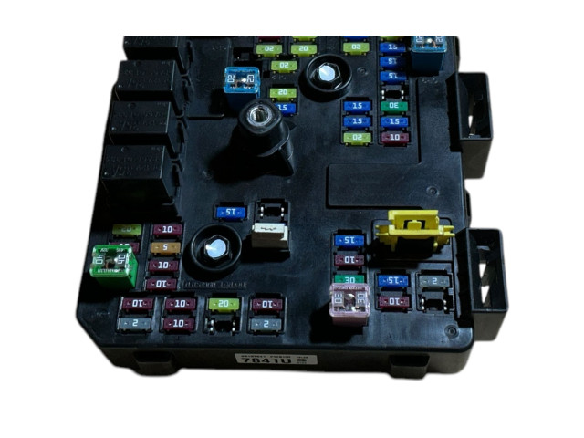 Pojistková skříňka 95137841, 7841U Opel Antara 2012