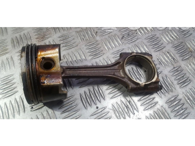 Píst 06ba Volkswagen PASSAT B5.5