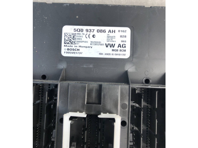 Блок комфорта 5Q0937086AH Skoda Octavia Mk3 (5E)