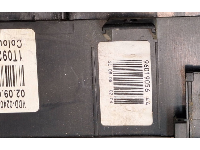 Přístrojová deska Volkswagen Caddy 2010 1T0920854C, V0002000