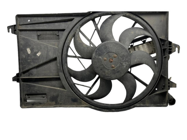 Вентилятор радиатора     1137328081, 136613303    Volvo V70 