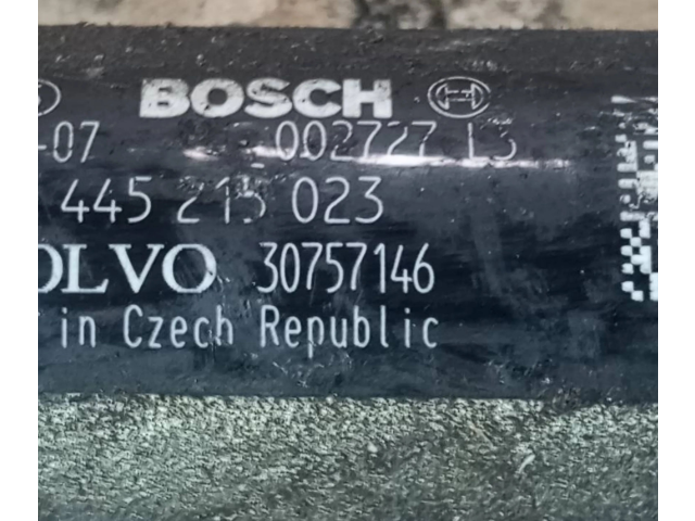 Топливная рампа 30757146, 002727   Volvo V70  