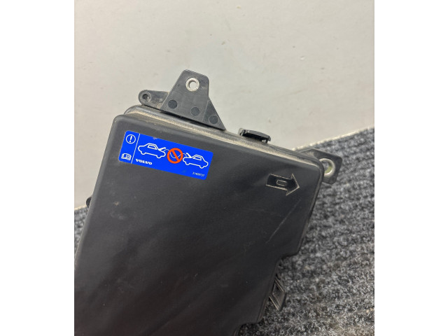 Блок предохранителей  31409737   Volvo XC90    