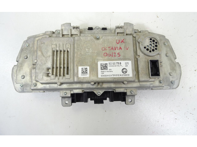 Панель приборов 5E3920770B   Skoda Octavia Mk4       
