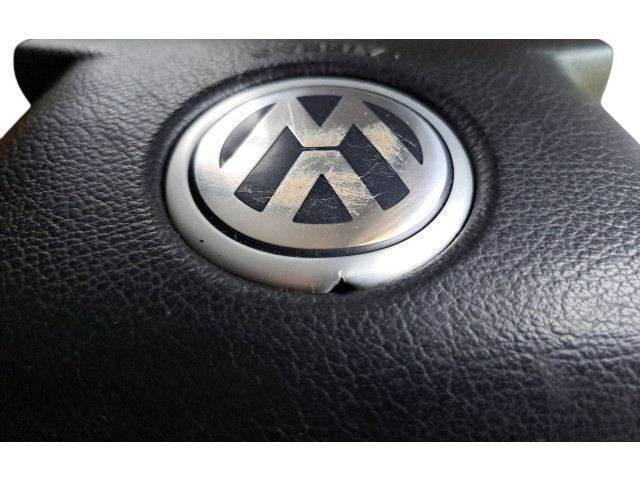 Подушка безопасности водителя 2K0880201B   Volkswagen Caddy