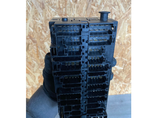 Блок предохранителей  357937039   Volkswagen Corrado    