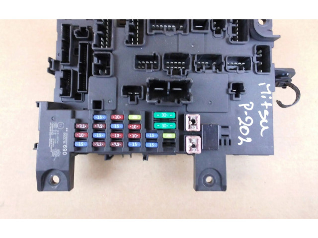 Блок комфорта 8637B690 Mitsubishi Outlander