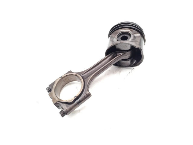 Поршень с шатуном D5244T8 D5244T8 Volvo C70