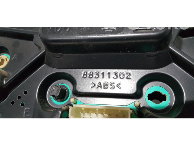 Панель приборов 88311302   Opel Combo C       