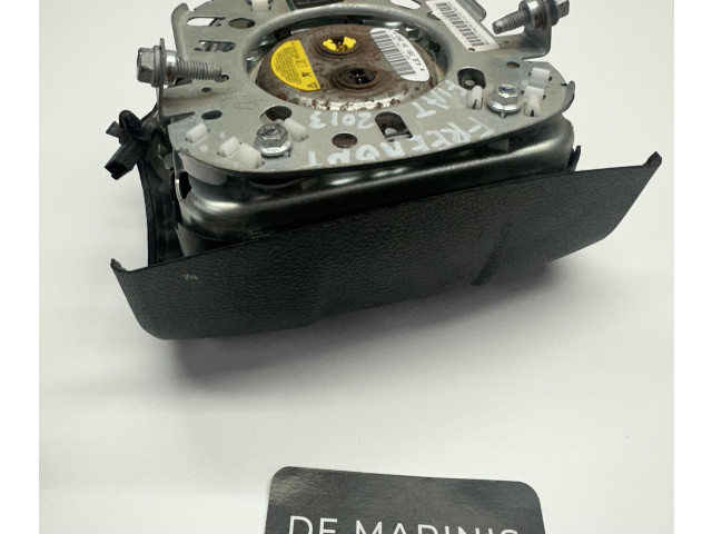 Подушка безопасности водителя Fiat Freemont