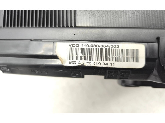 Přístrojová deska Mercedes-Benz C W202 1999 A2024403411, 110080064002