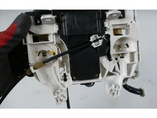 Блок управления климат-контролем    Mazda 323 F