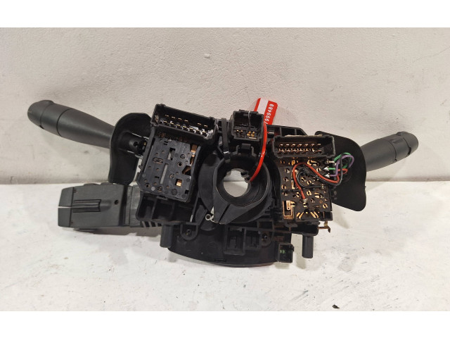 Ручка стеклоочистителей 681721976R Dacia Duster