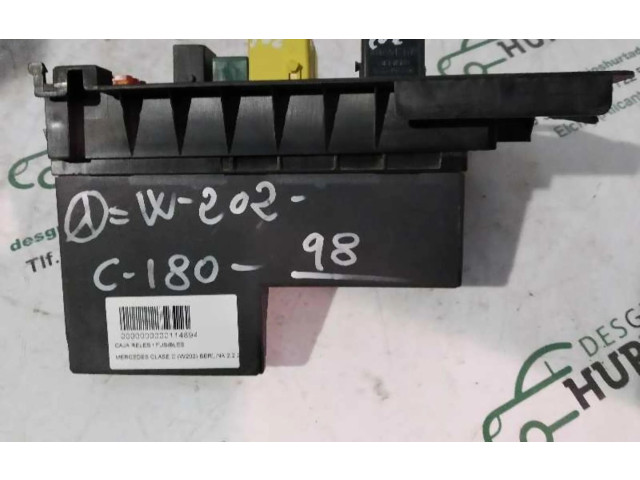   Pojistková skříňka 0025451901   Mercedes-Benz C W202 