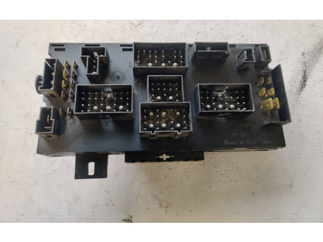 Pojistková skříňka 171941813D Volkswagen PASSAT B3 1991