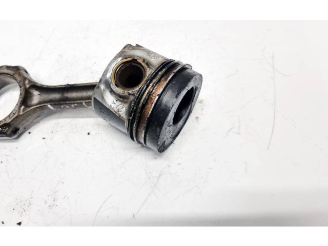 Поршень с шатуном Audi A3 S3 8L