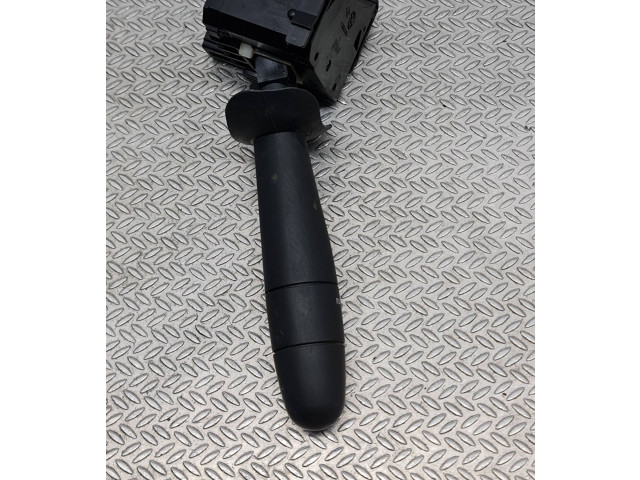 Ручка стеклоочистителей 9010577400   Renault Trafic II (X83)