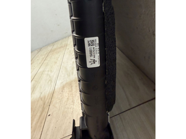 Радиатор интеркулера     670030844    Maserati Levante 