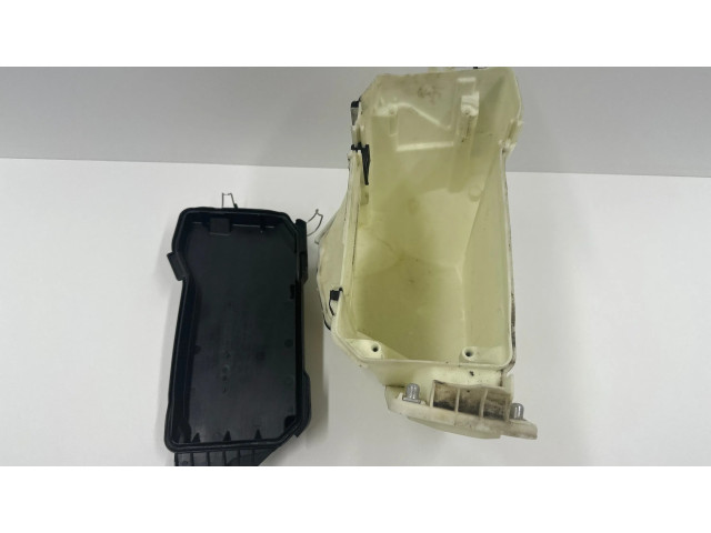 Pojistková skříňka A2045400180 Mercedes-Benz C W204 2014