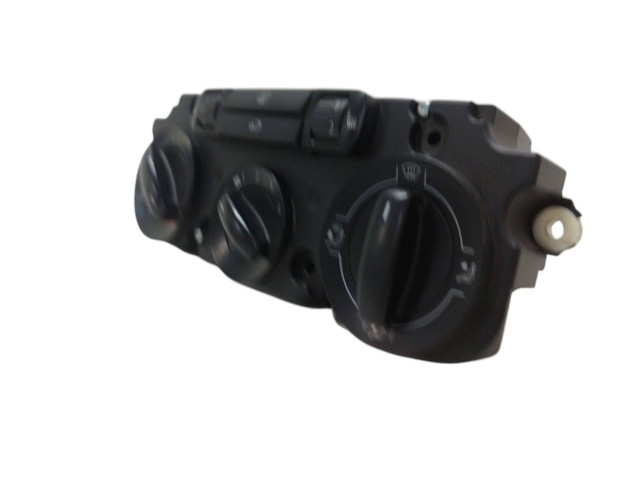 Блок управления климат-контролем 1K0819047BN, 5HB00872071 Volkswagen Caddy