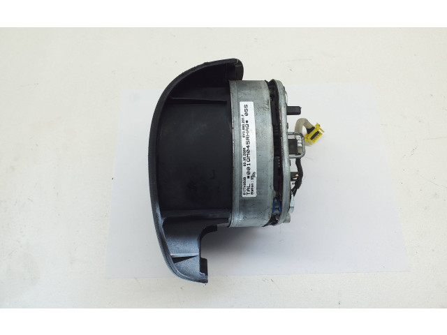 Подушка безопасности водителя 61774050B, 001QM045RHAQ Skoda Fabia Mk1 (6Y)