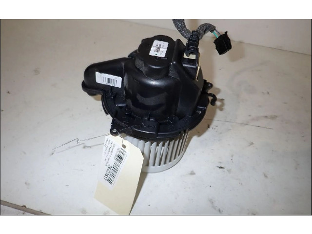 Вентилятор печки    272107379R   Dacia Sandero