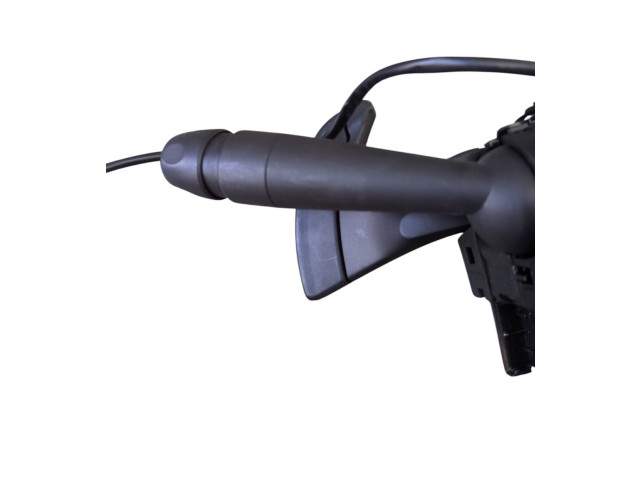 Ручка стеклоочистителей 8201168013 Renault Clio IV