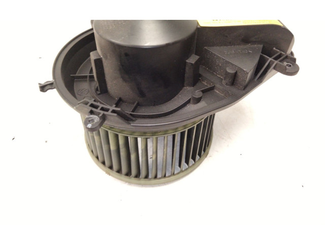 Вентилятор печки    8D1820021   Volkswagen Passat Alltrack