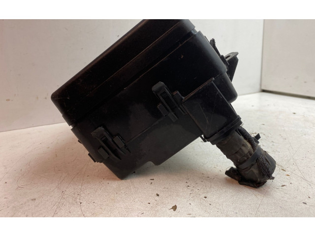 Блок предохранителей  670035172   Maserati Levante    