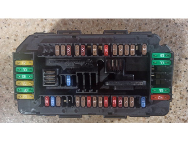 Pojistková skříňka 938906801 BMW 1 F20 F21 2011